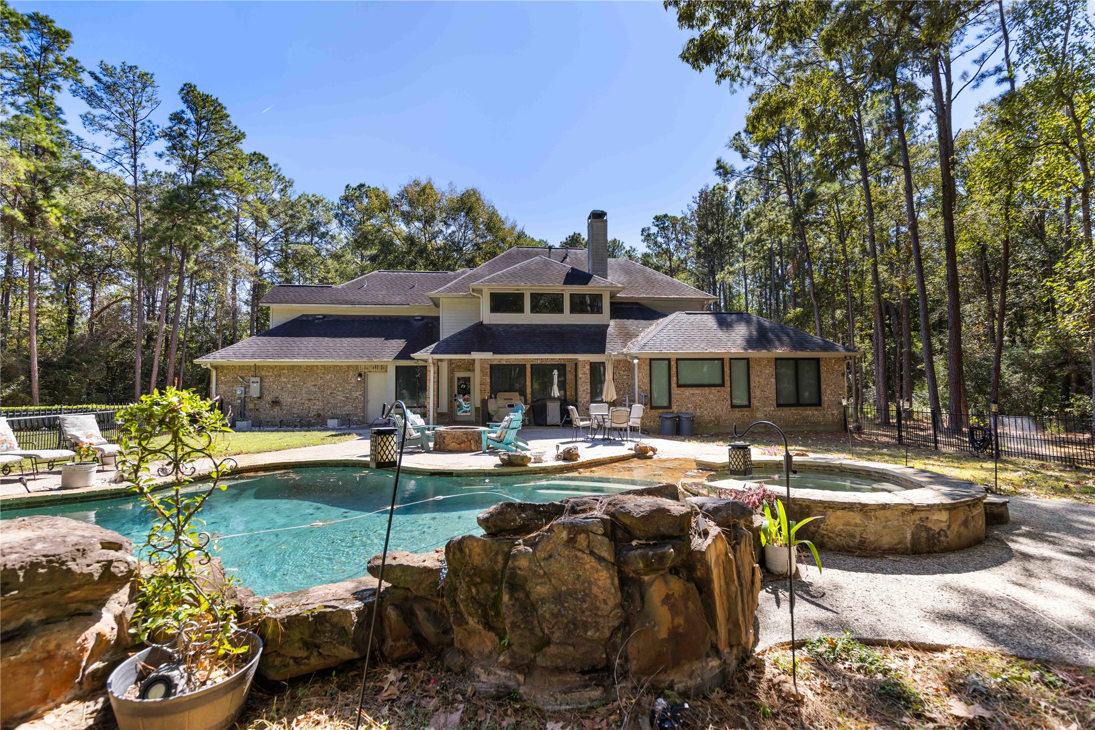 13322 Stonecrest Lane Conroe, TX 77302 - Photo 16 of 50