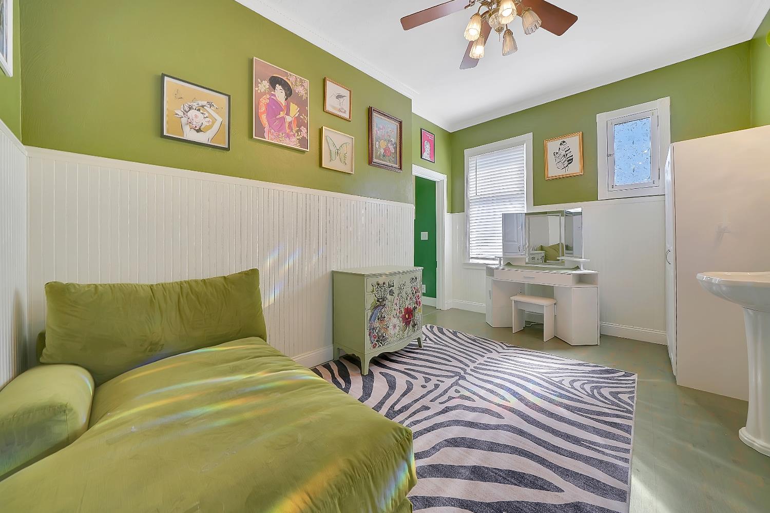 104 South Church Street Ione, CA 95640 - Photo 19 of 33 Lovely and spacious SPA bathroom