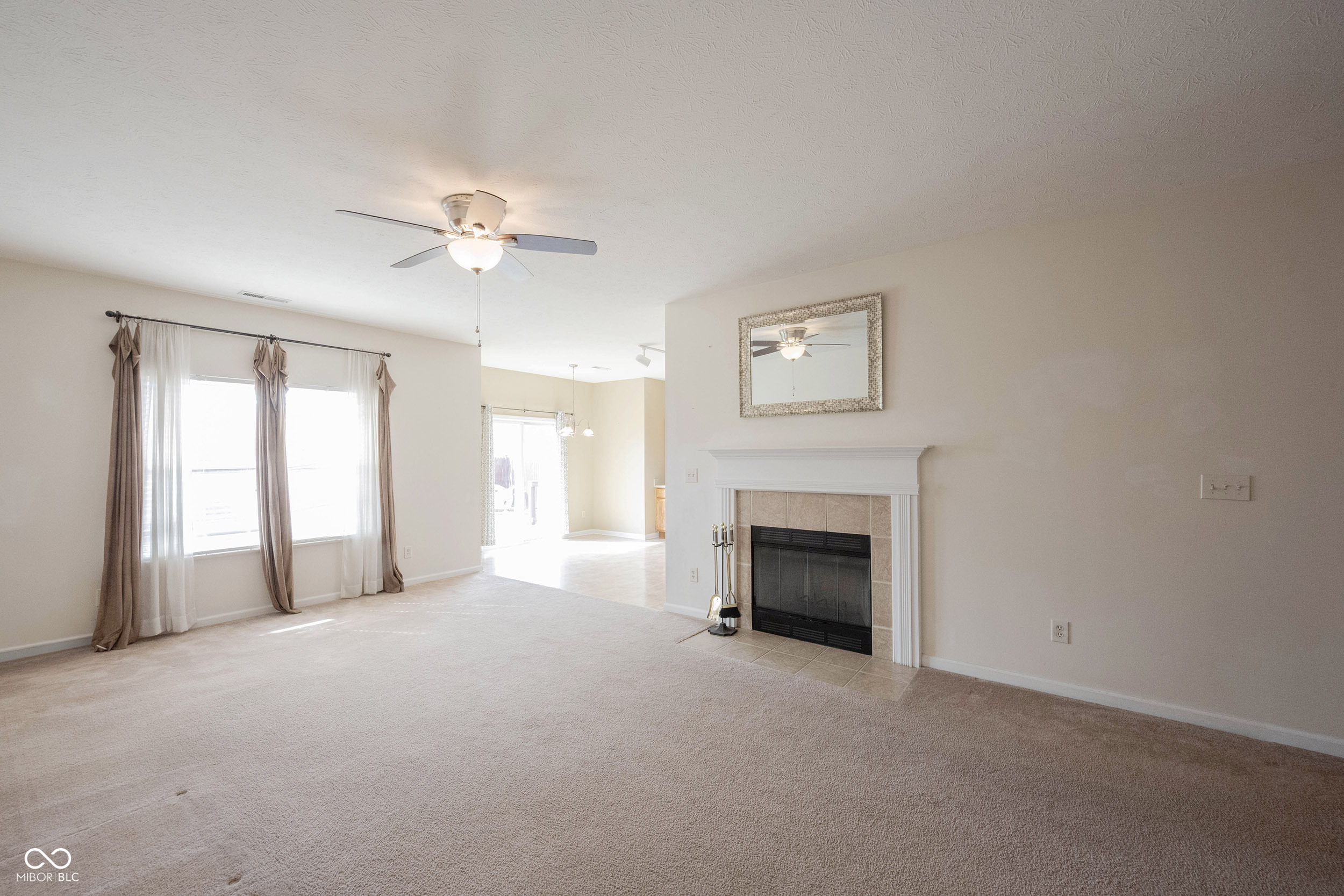 12237 Packers Avenue Fishers, IN 46037 - Photo 10 of 36