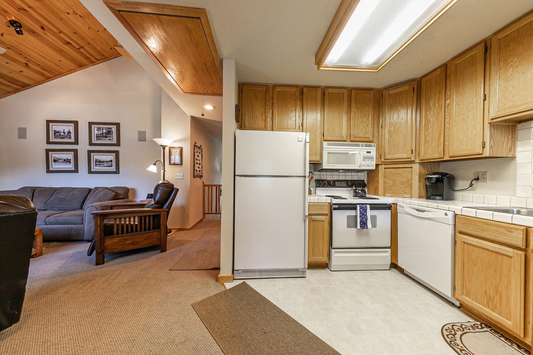 15486 Donner Pass Road, Unit 17 Truckee, CA 96161 - Photo 20 of 28