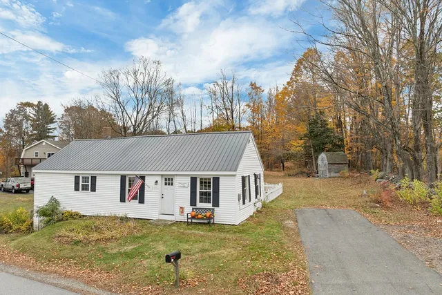 $379,900 | 15 Robert Rogers Road, Dunbarton, NH 03046