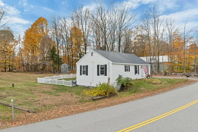 $379,900 | 15 Robert Rogers Road, Dunbarton, NH 03046