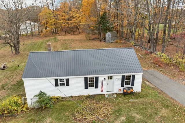 $379,900 | 15 Robert Rogers Road, Dunbarton, NH 03046