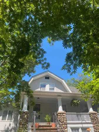 $2,000 | 256 Bloomfield Avenue, Verona, NJ 07044