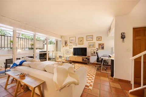 $825,000 | 2666 Tigertail Avenue, Unit 111, Coconut Grove, FL 33133