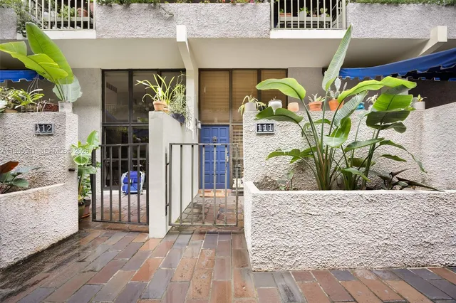 $825,000 | 2666 Tigertail Avenue, Unit 111, Coconut Grove, FL 33133