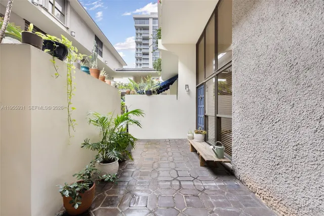 $825,000 | 2666 Tigertail Avenue, Unit 111, Coconut Grove, FL 33133