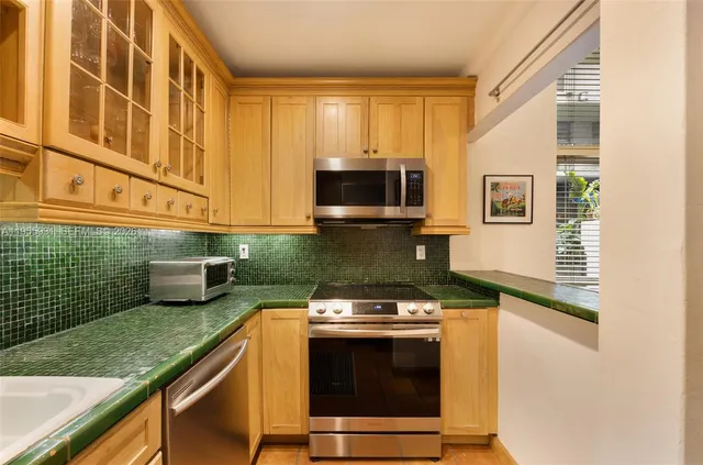 $825,000 | 2666 Tigertail Avenue, Unit 111, Coconut Grove, FL 33133