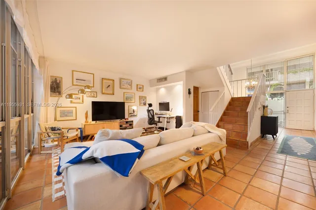 $825,000 | 2666 Tigertail Avenue, Unit 111, Coconut Grove, FL 33133