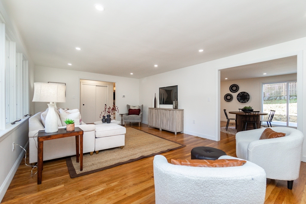 72 Outlook Road Wakefield, MA 01880 - Photo 8 of 42