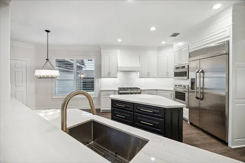 $925,000 | 6211 Alameda Point Lane, Houston, TX 77041