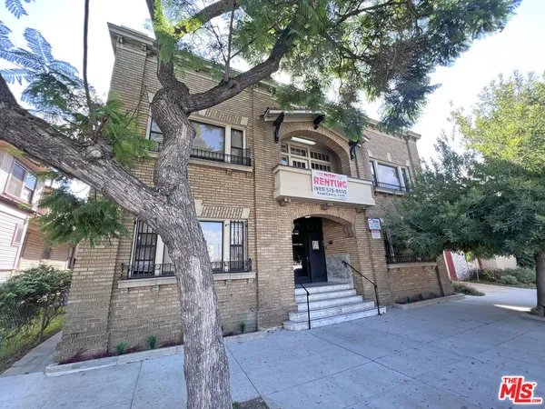 $3,698,000 | 444 Chestnut Avenue, Long Beach, CA 90802