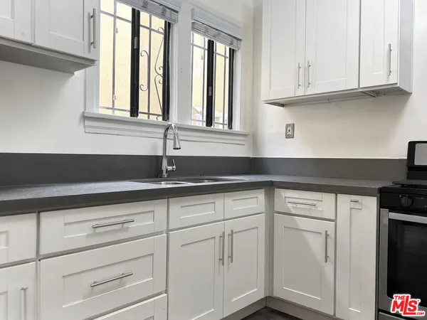 $3,698,000 | 444 Chestnut Avenue, Long Beach, CA 90802