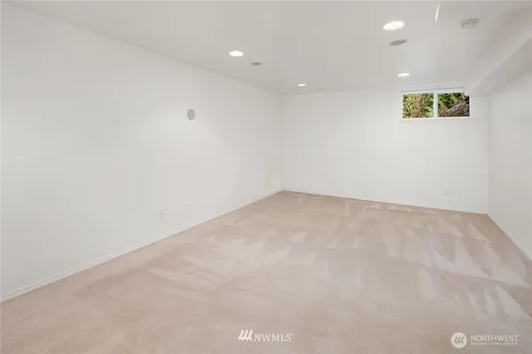 $4,150 | 5101 164th Avenue Southeast, Unit 212, Bellevue, WA 98006