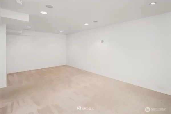 $4,150 | 5101 164th Avenue Southeast, Unit 212, Bellevue, WA 98006