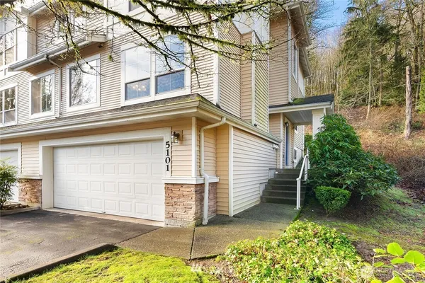 $4,150 | 5101 164th Avenue Southeast, Unit 212, Bellevue, WA 98006