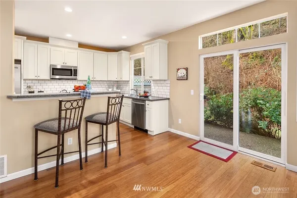 $4,150 | 5101 164th Avenue Southeast, Unit 212, Bellevue, WA 98006