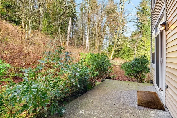 $4,150 | 5101 164th Avenue Southeast, Unit 212, Bellevue, WA 98006