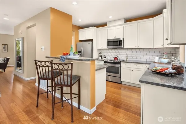 $4,150 | 5101 164th Avenue Southeast, Unit 212, Bellevue, WA 98006