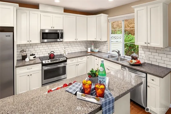 $4,150 | 5101 164th Avenue Southeast, Unit 212, Bellevue, WA 98006