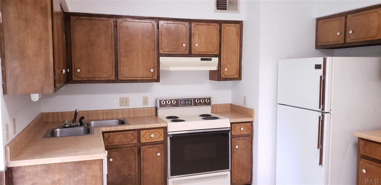 3850 Creighton Road, Unit B1 Pensacola, FL 32504 - Photo 14 of 15
