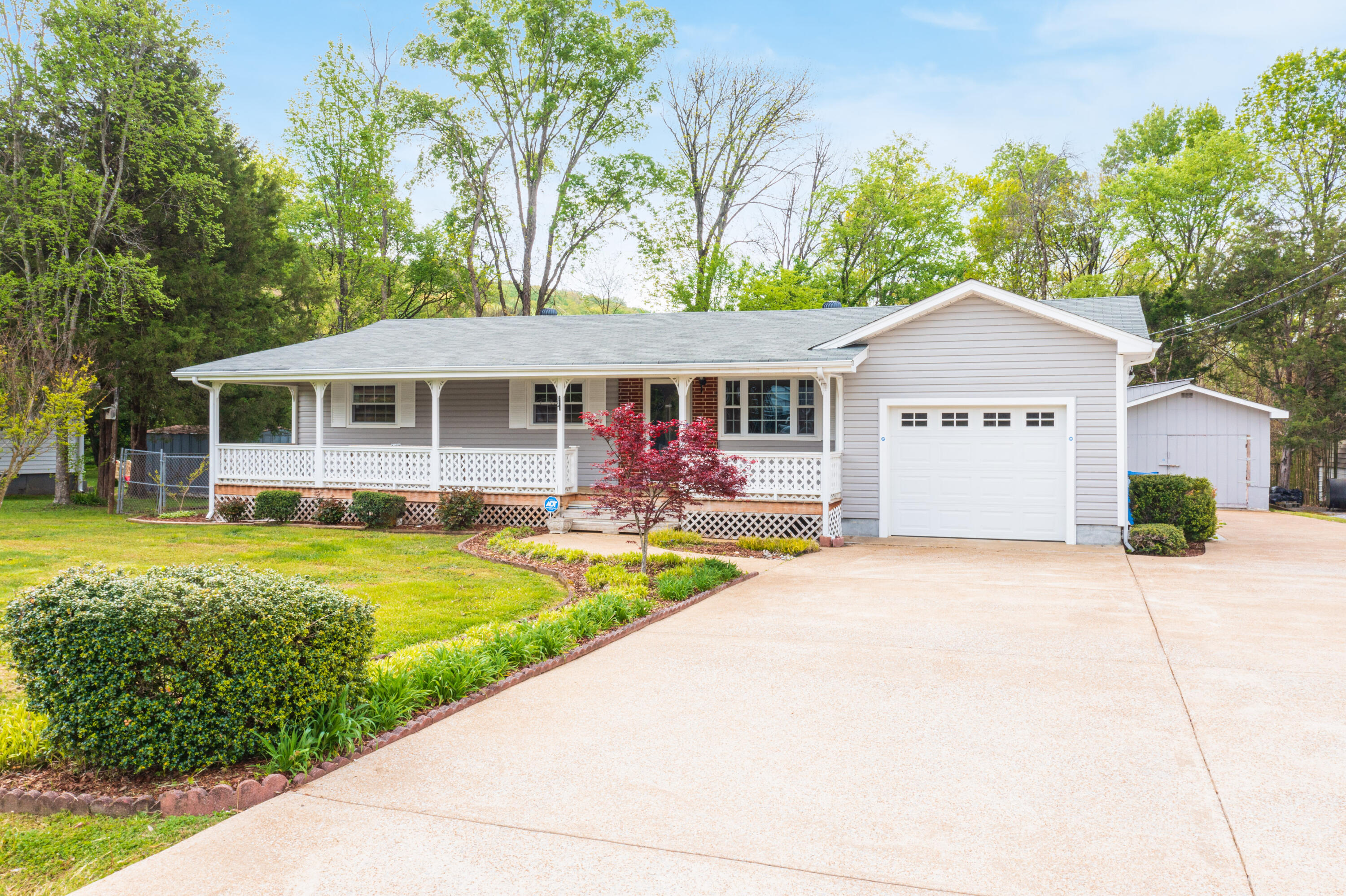 6008 Ridgeview Circle Hixson, TN 37343 - Photo 3 of 34 6008_Ridgeview_Cir_0003