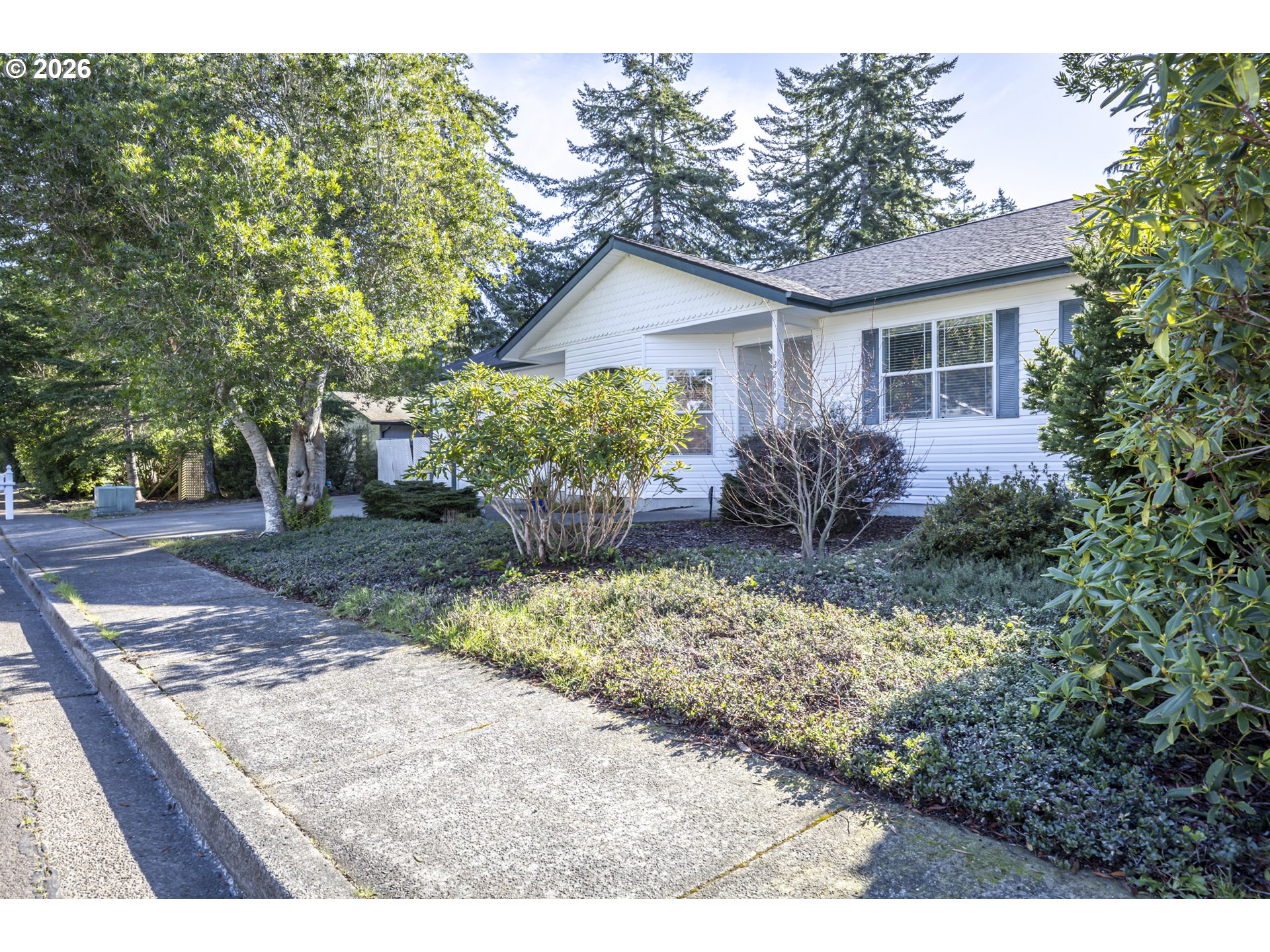 2284 21st Street Florence, OR 97439 - Photo 5 of 47