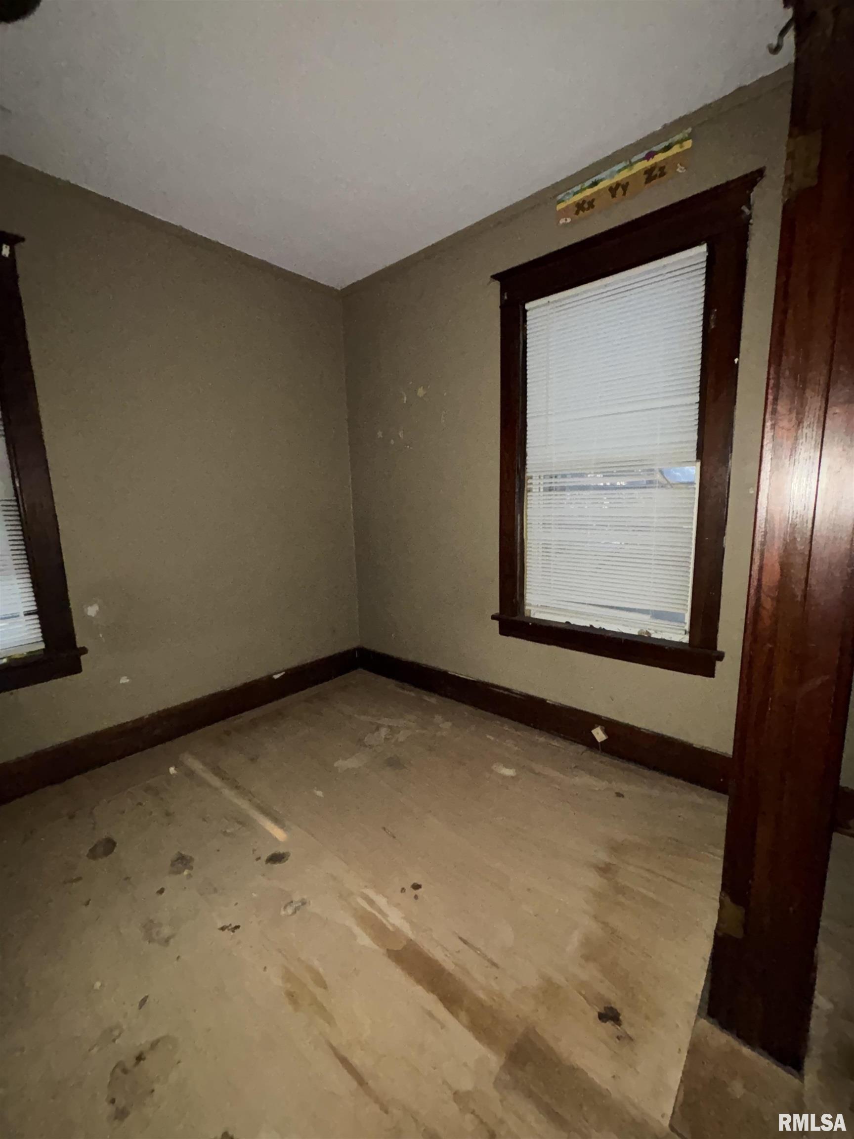 515 Mary Street Peoria, IL 61603 - Photo 14 of 44