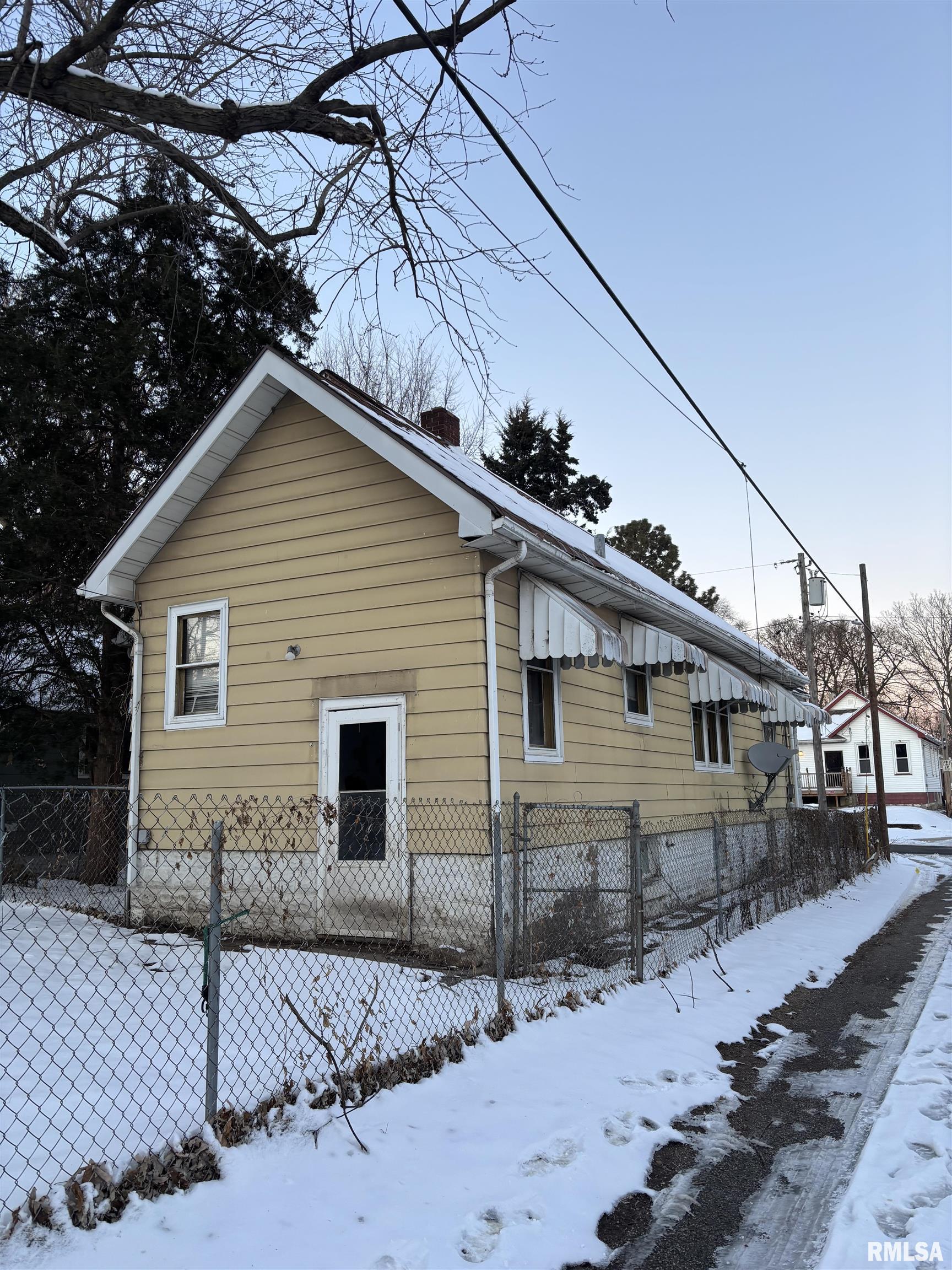 515 Mary Street Peoria, IL 61603 - Photo 4 of 44