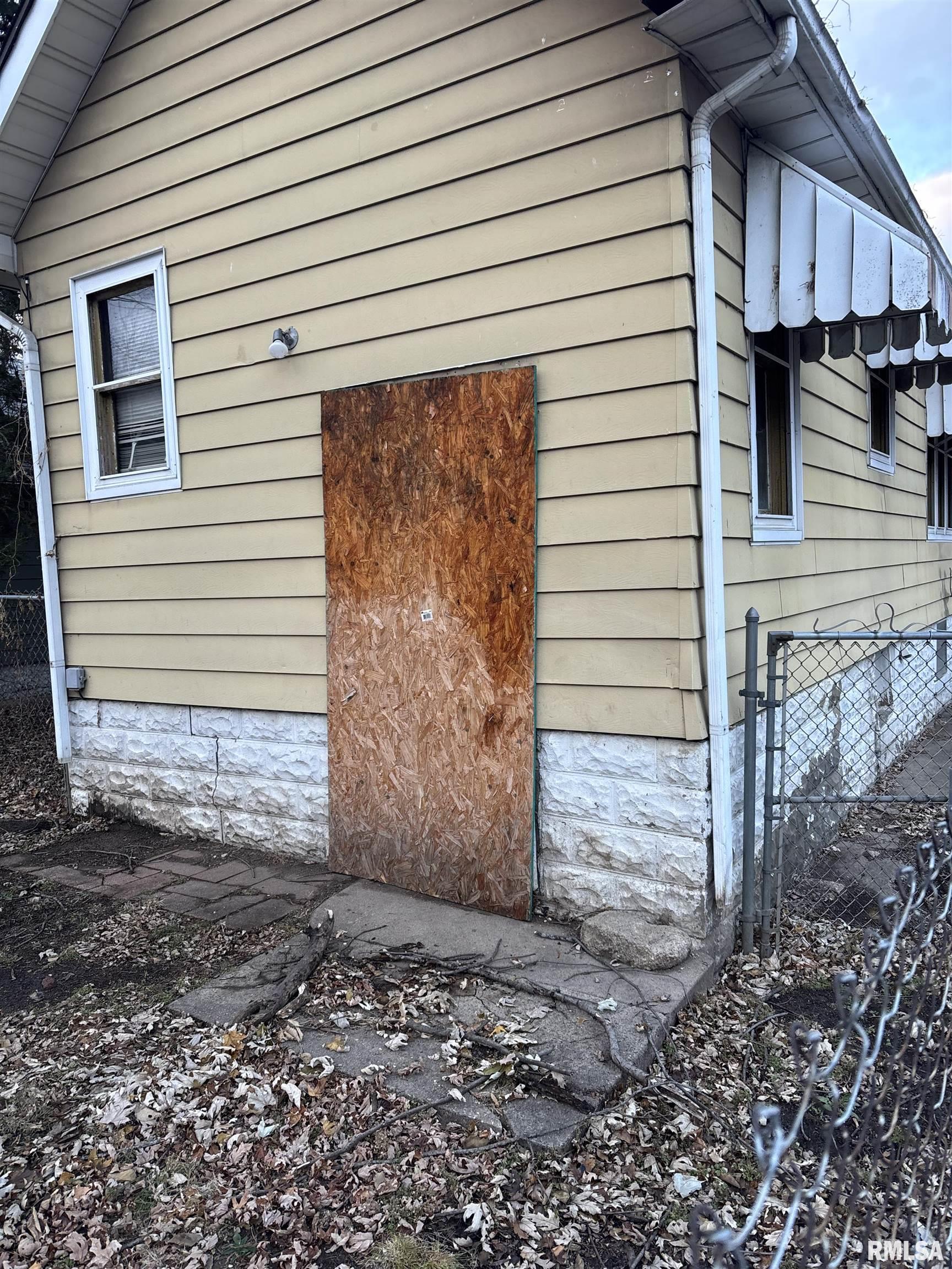 515 Mary Street Peoria, IL 61603 - Photo 43 of 44