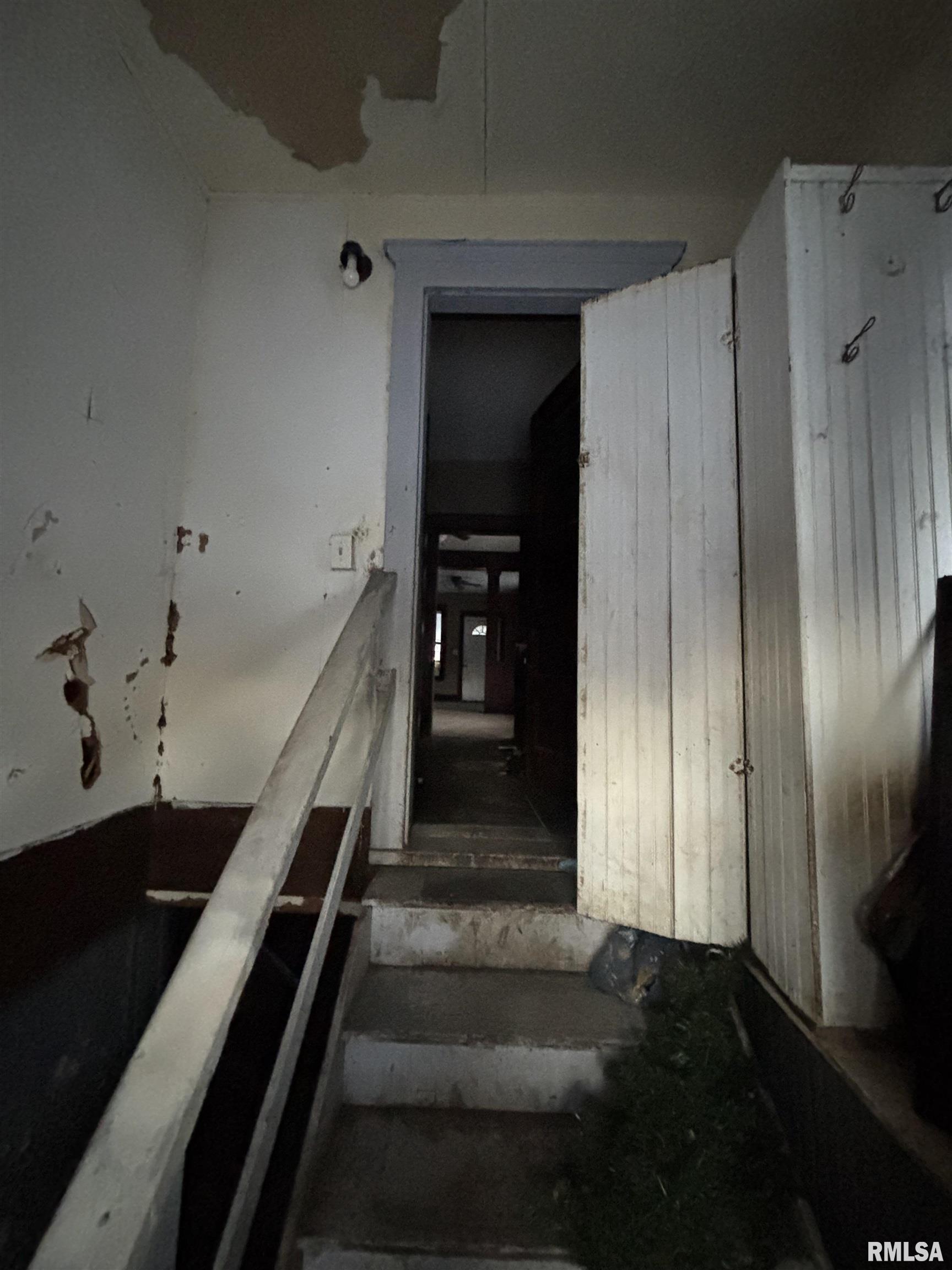 515 Mary Street Peoria, IL 61603 - Photo 7 of 44