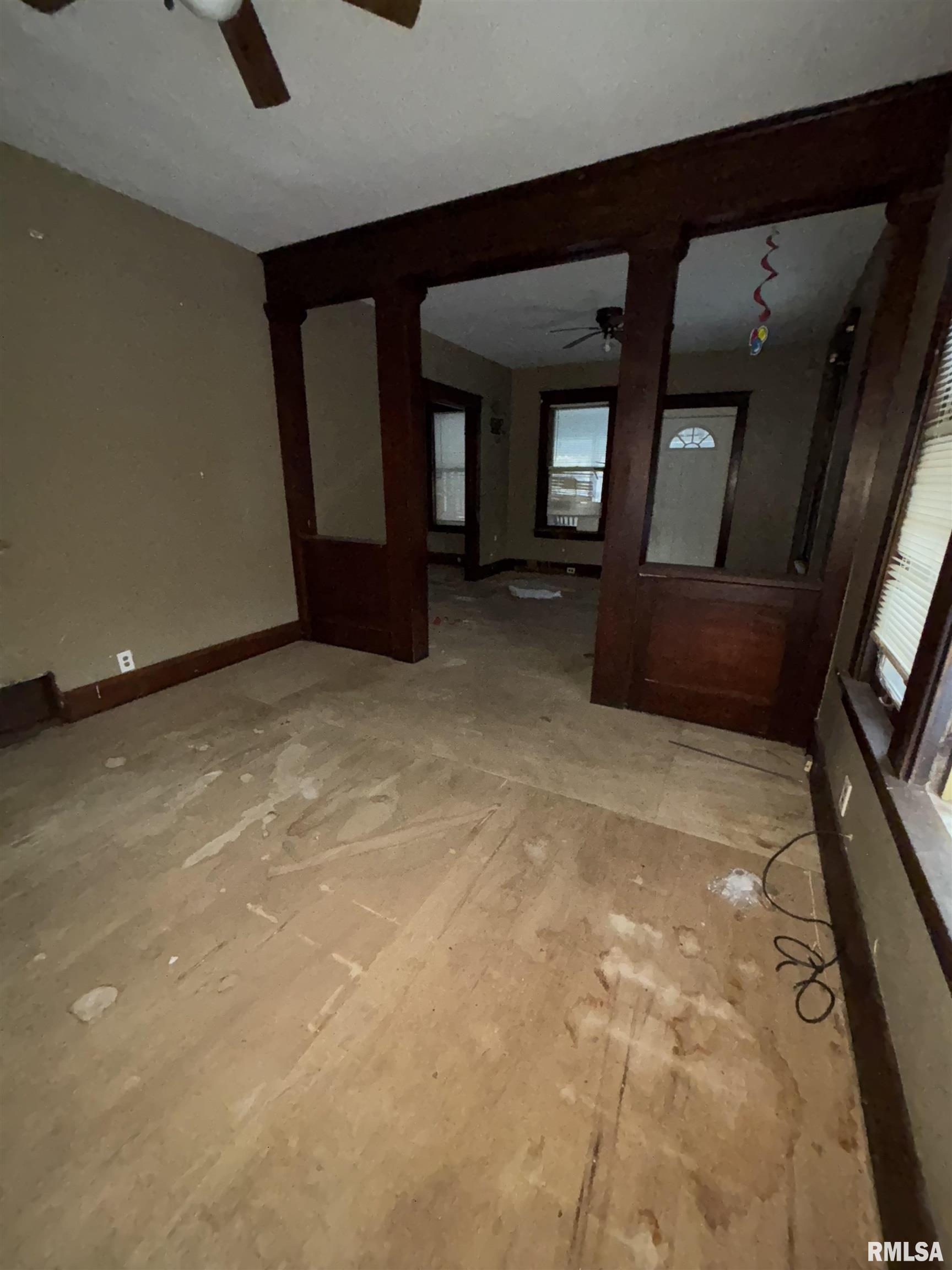 515 Mary Street Peoria, IL 61603 - Photo 9 of 44