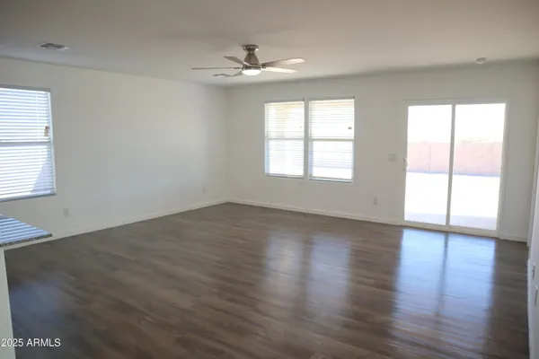 $1,900 | 1267 West Flowstone Trail, Benson, AZ 85602