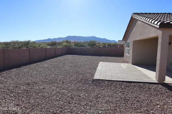 $1,900 | 1267 West Flowstone Trail, Benson, AZ 85602