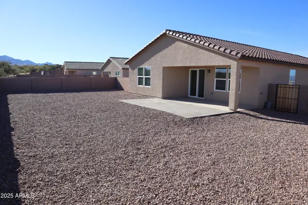 $1,900 | 1267 West Flowstone Trail, Benson, AZ 85602
