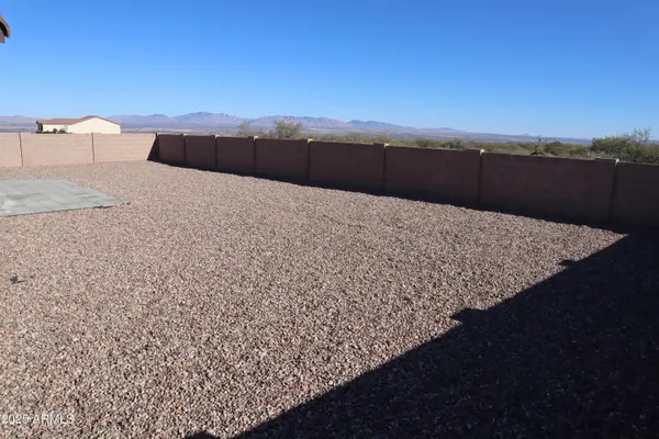 $1,900 | 1267 West Flowstone Trail, Benson, AZ 85602