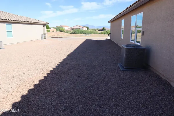 $1,900 | 1267 West Flowstone Trail, Benson, AZ 85602