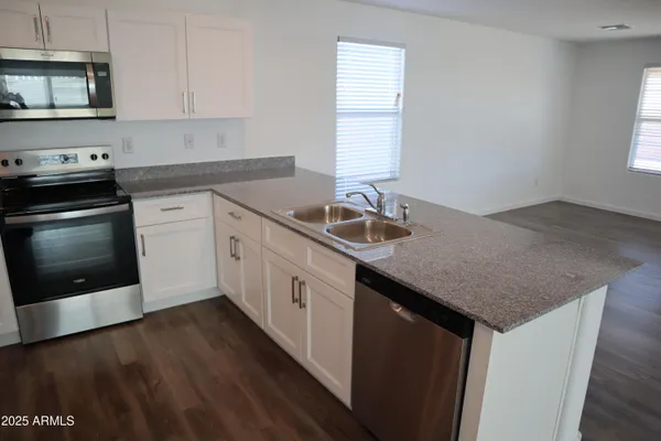 $2,000 | 1267 West Flowstone Trail, Benson, AZ 85602