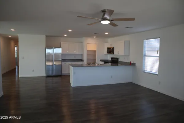 $2,000 | 1267 West Flowstone Trail, Benson, AZ 85602