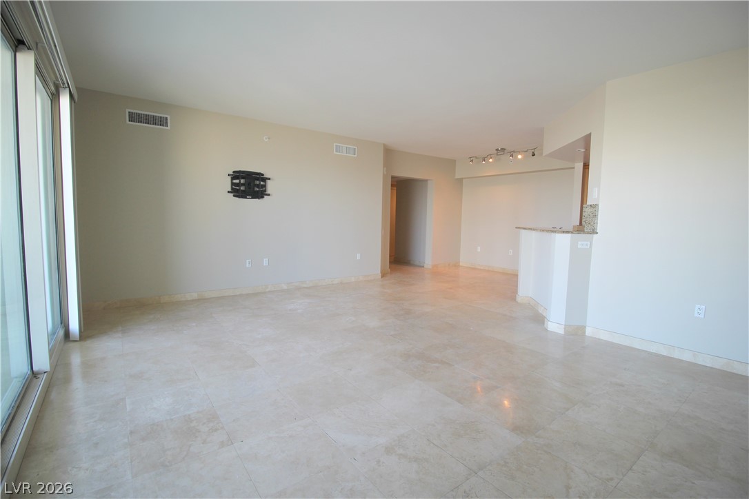 2777 Paradise Road, Unit 708 Las Vegas, NV 89109 - Photo 4 of 13