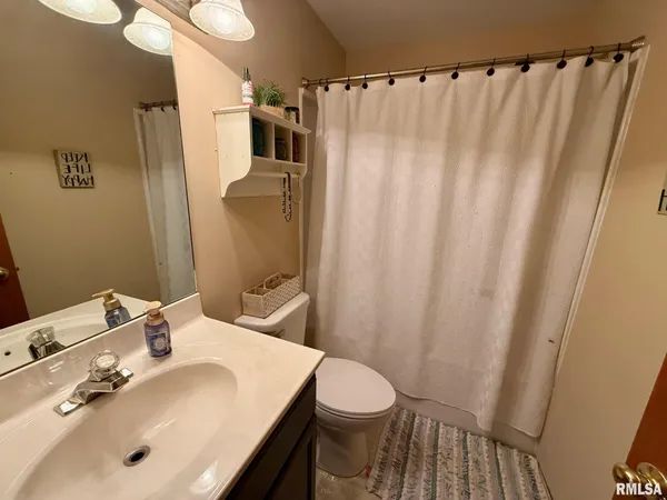 $159,000 | 19298 Pinecrest Road, Petersburg, IL 62675
