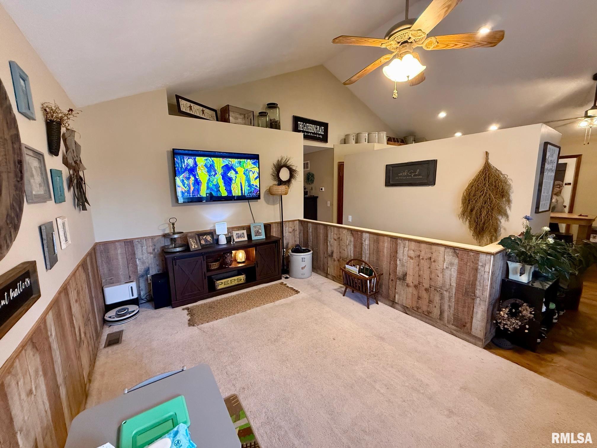 19298 Pinecrest Road Petersburg, IL 62675 - Photo 5 of 29