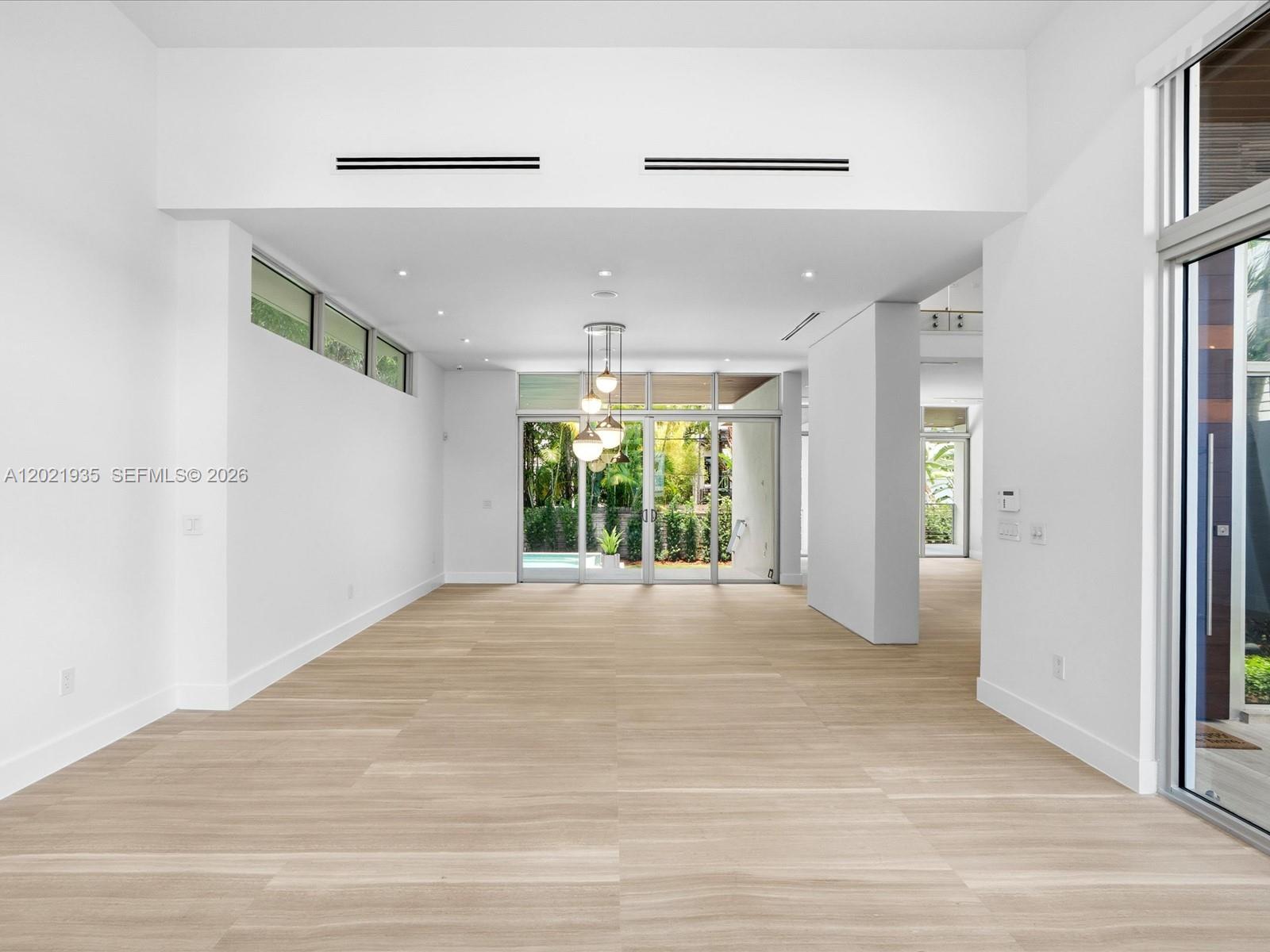 125 Hampton Lane Key Biscayne, FL 33149 - Photo 14 of 81