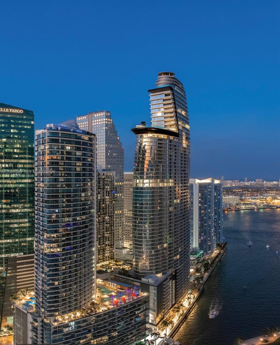 77 Southeast 5th Street, Unit PH01 Miami, FL 33131 - Photo 2 of 31 a view of a city