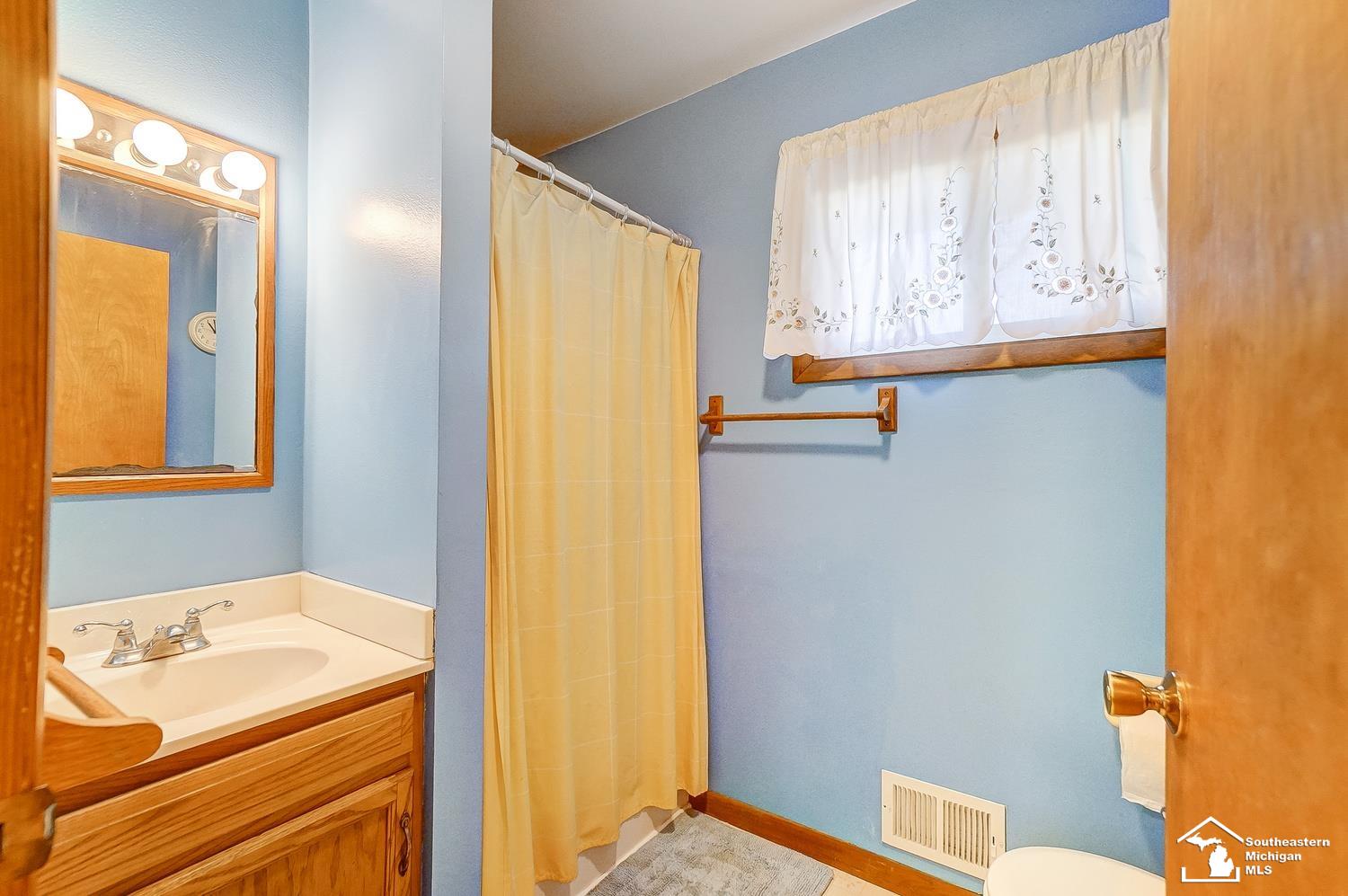 8933 Crabb Road Temperance, MI 48182 - Photo 22 of 49
