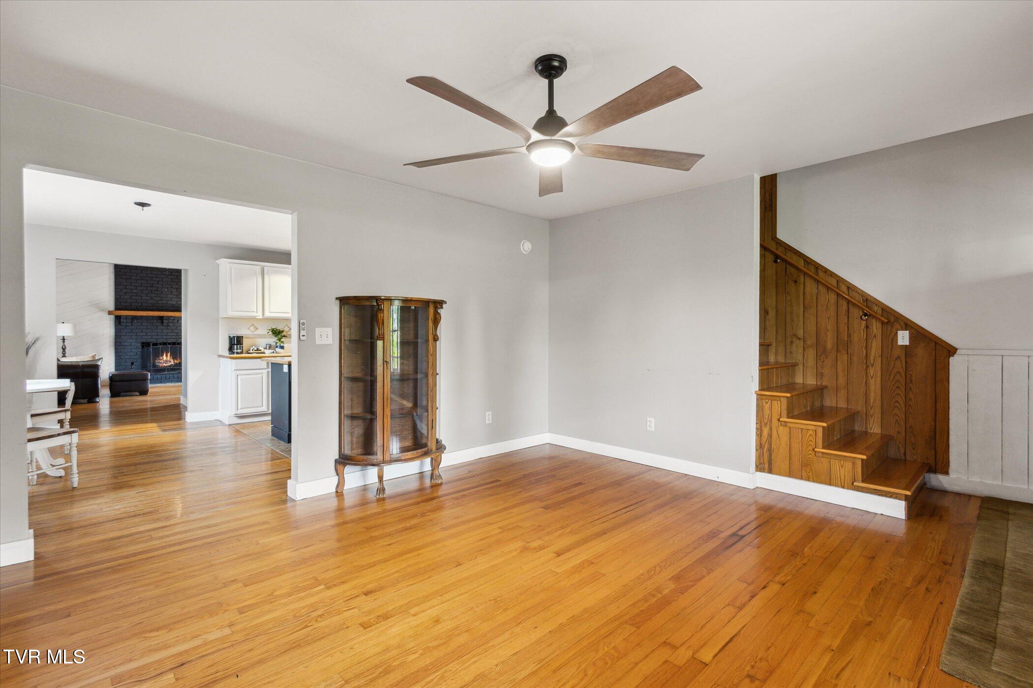 108 Durham Road Johnson City, TN 37615 - Photo 11 of 24 12-109-Durham-Rd-Gray-TN-37615-WindowSti