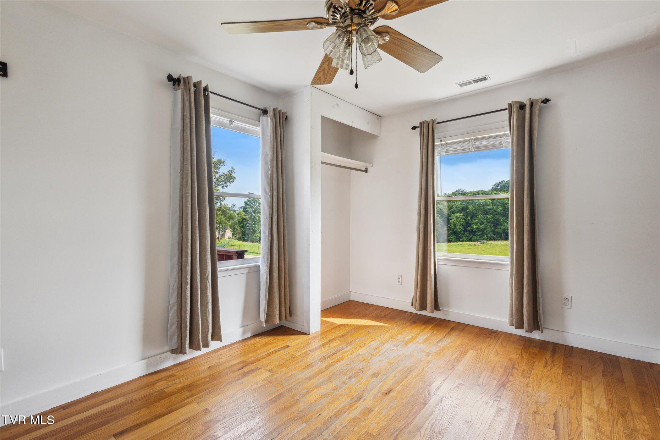 108 Durham Road Johnson City, TN 37615 - Photo 19 of 24 19-109-Durham-Rd-Gray-TN-37615-WindowSti