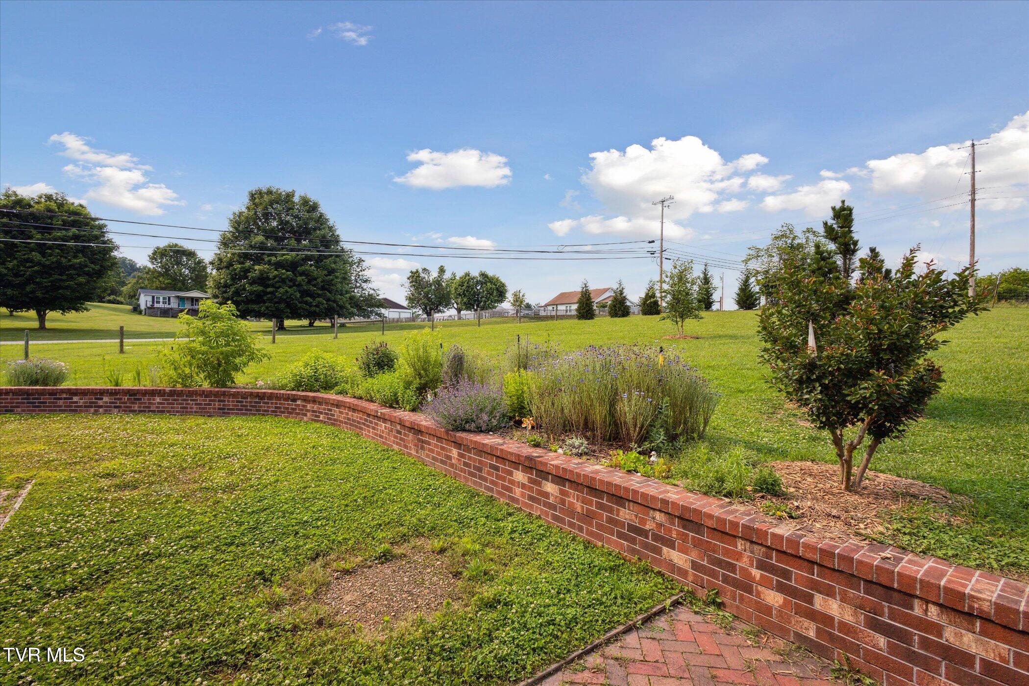 108 Durham Road Johnson City, TN 37615 - Photo 7 of 24 08-109-Durham-Rd-Gray-TN-37615-WindowSti