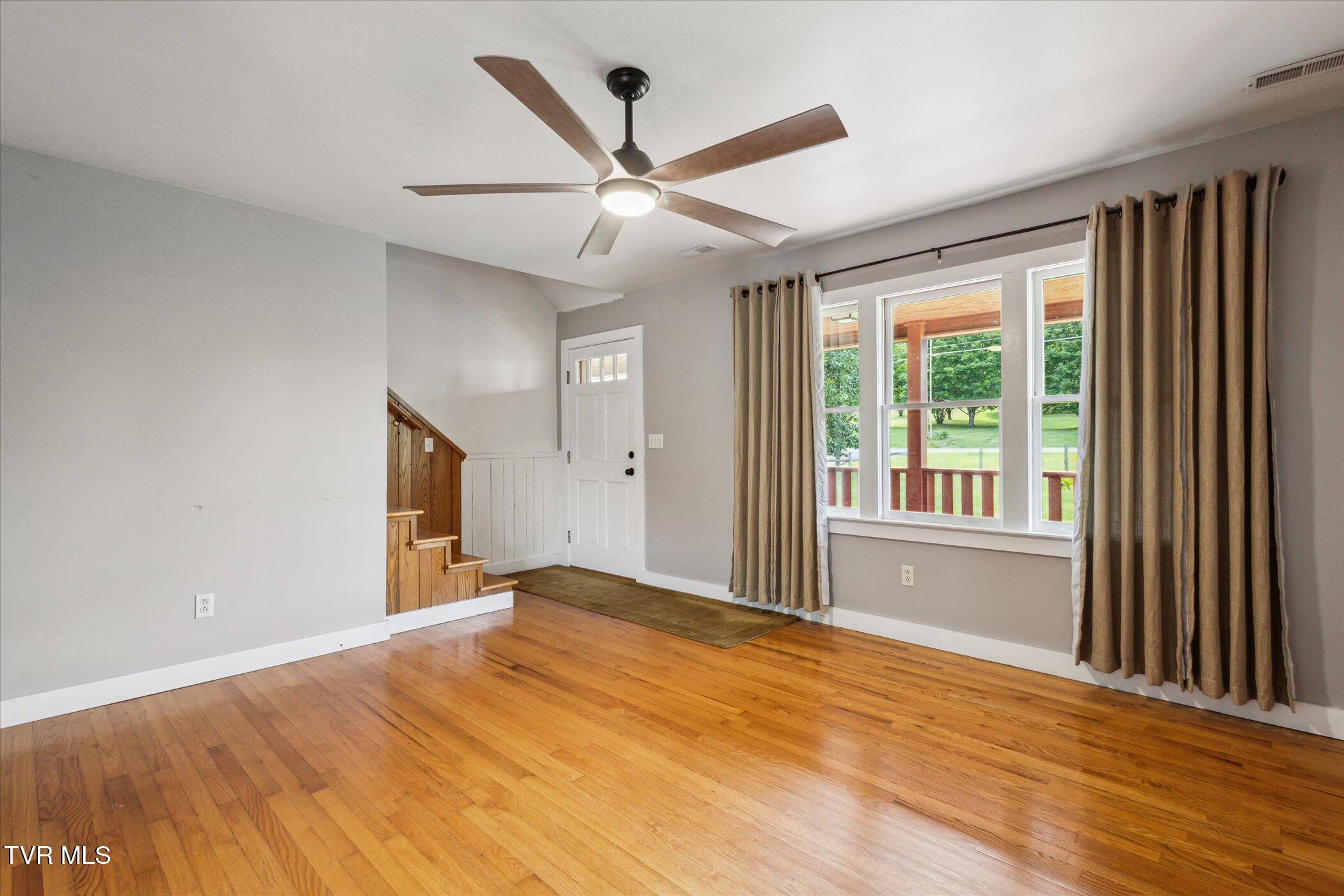 108 Durham Road Johnson City, TN 37615 - Photo 10 of 24 11-109-Durham-Rd-Gray-TN-37615-WindowSti