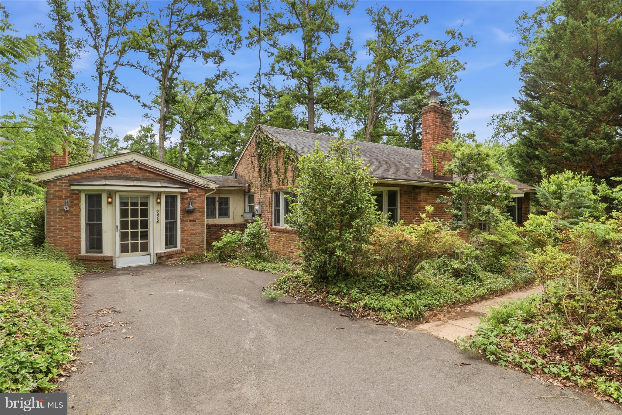 7613 Fort Hunt Road Alexandria, VA 22308 - Photo 4 of 37 Gallery Image 4